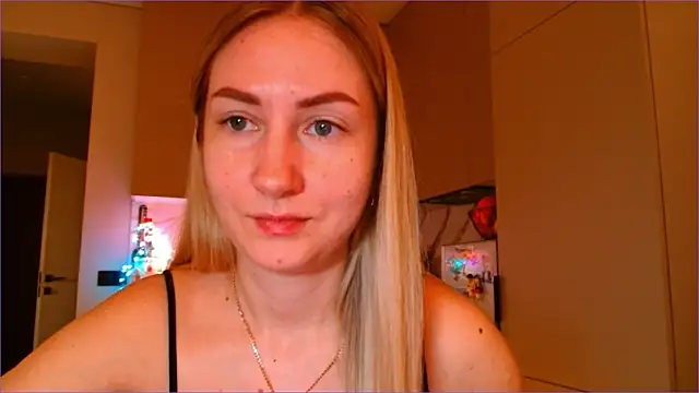 BluueSilk online show from February 16, 6:24 am