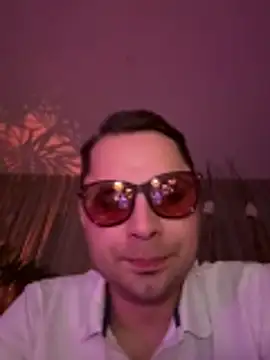 hottogetherNL online show from March 4, 9:10 pm