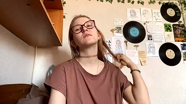 LaureenVielma online show from April 18, 8:28 am