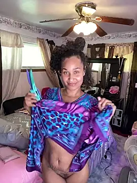 Jamalyce online show from June 8, 4:30 pm