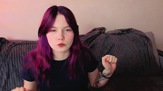 Julia Anis online show from March 31, 1:05 am