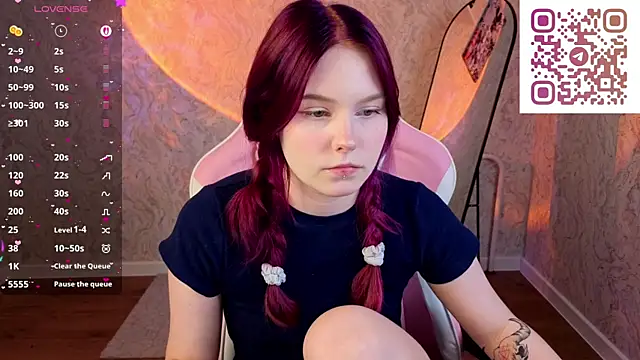 Julia Anis online show from April 11, 6:30 am