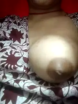 Julilodhi8695 online show from April 15, 6:25 am