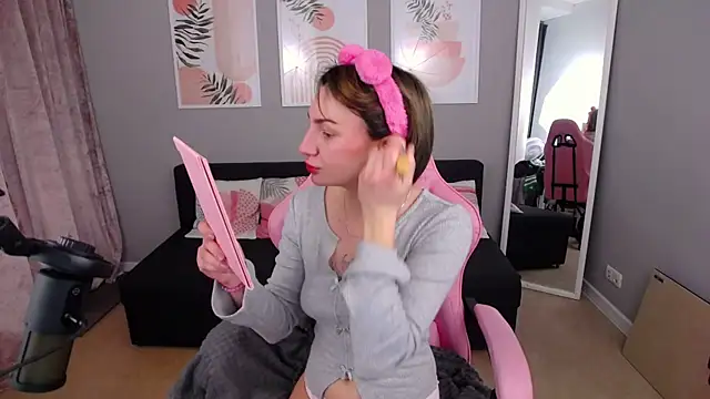 PollyRoseX online show from February 13, 7:21 am