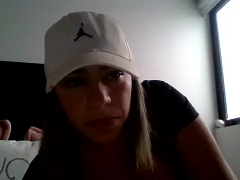 Ambar Cortes online show from February 5, 8:23 pm