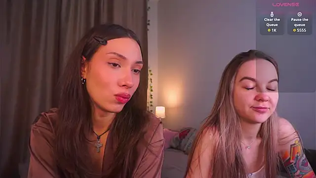 AricaPetties online show from April 6, 10:38 am