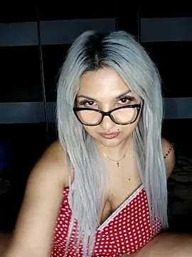 LollaHeart online show from February 2, 11:59 pm