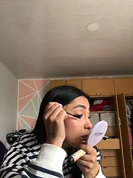 MAVI EC  online show from February 3, 6:45 pm