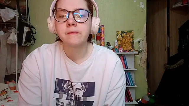 VannessaDillenbeck online show from March 4, 7:26 am