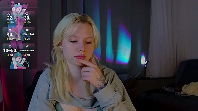 BladeSonya online show from April 19, 8:44 pm