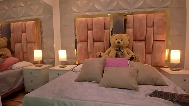 Paris Velvet online show from February 24, 11:03 pm