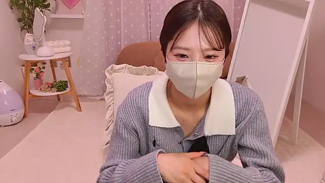  MIYUnya online show from February 1, 10:14 am