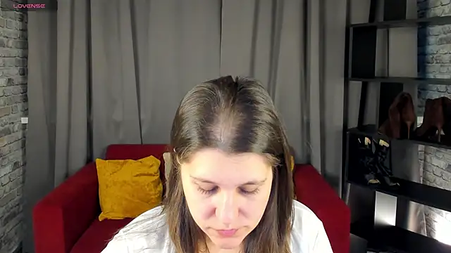 helenahoff online show from April 17, 4:03 am