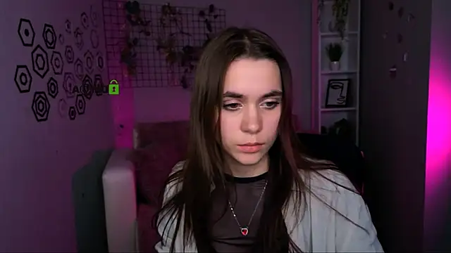 laurenmurrr online show from April 19, 6:10 pm