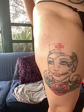 mia inkk online show from February 8, 8:01 pm