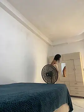 LIA PARKERR online show from February 27, 1:33 pm