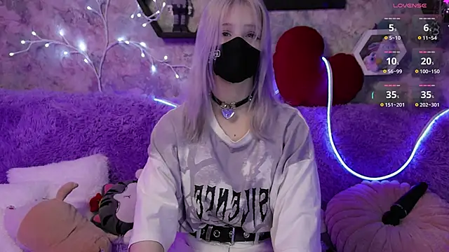 Yunakiss online show from March 18, 9:09 pm