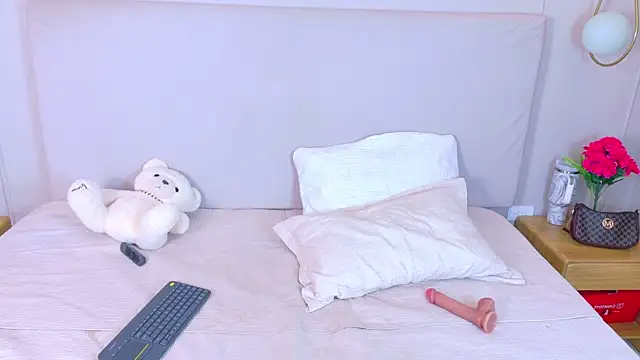 JosselynBrown online show from February 8, 1:59 pm