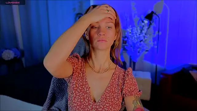 Crystal Kris online show from March 4, 5:58 am