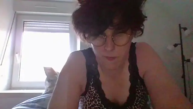 OIseauNoir88 online show from March 26, 4:53 pm