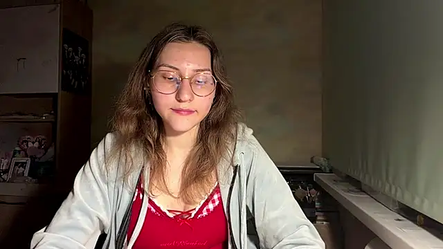 Miaaa Moon online show from June 2, 7:59 pm