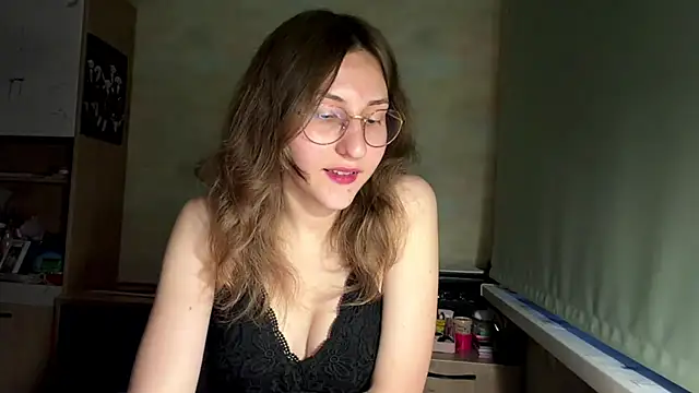Miaaa Moon online show from June 25, 5:47 pm