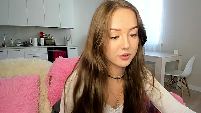 G0od girl online show from February 25, 8:35 am