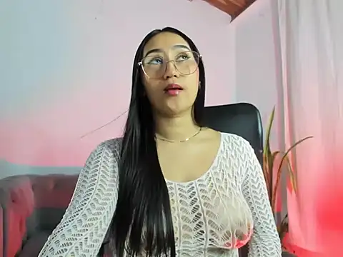 camila wood online show from June 4, 11:53 pm