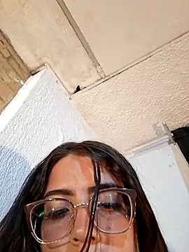 the lagoon girl online show from March 1, 11:48 pm