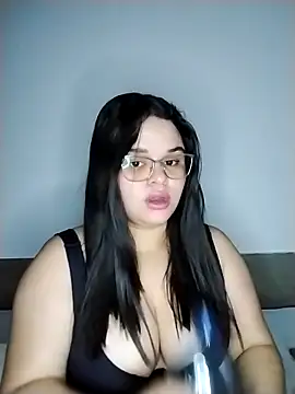 SamanthaStonee online show from March 18, 7:02 am