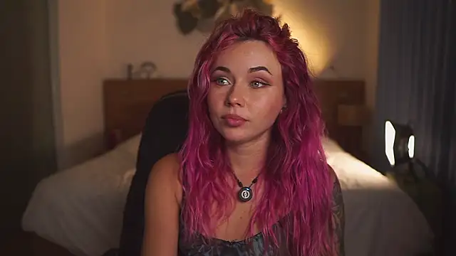 Sarah Pink online show from March 12, 2:09 pm