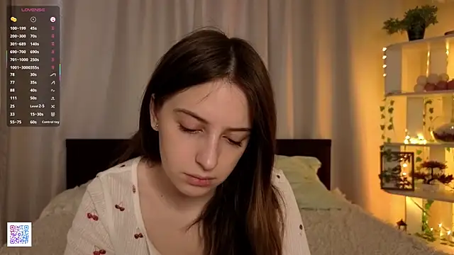 LeanneDinkle online show from April 1, 4:24 am