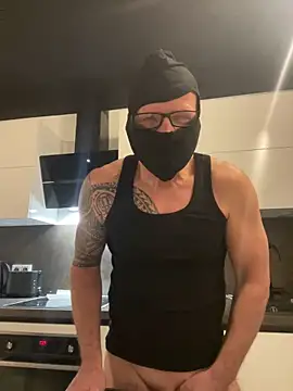 Just-Lilly online show from April 14, 3:23 pm