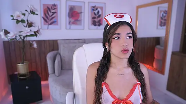 IvyGrabes online show from March 30, 7:02 pm