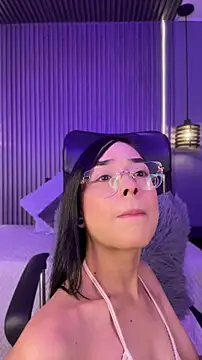 Mialarouse online show from April 22, 9:01 pm