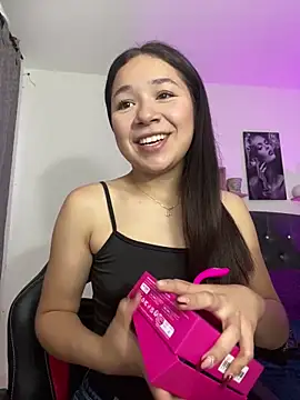 DULCE MARIA EF online show from March 3, 2:56 pm