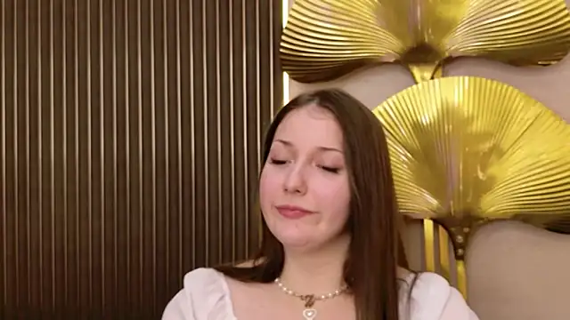 Anora Mills online show from February 14, 4:09 pm