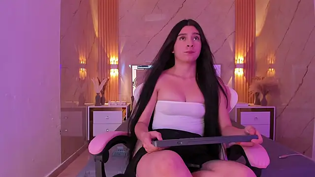 avigail xo online show from February 6, 6:55 pm