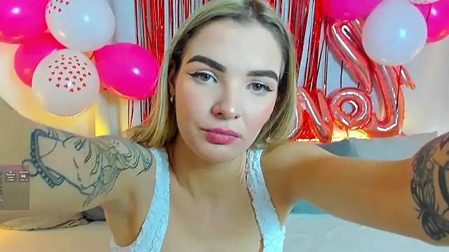 SinLuna  online show from February 5, 3:59 pm