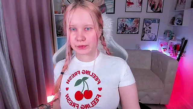 AnnieVibe online show from April 5, 5:34 pm