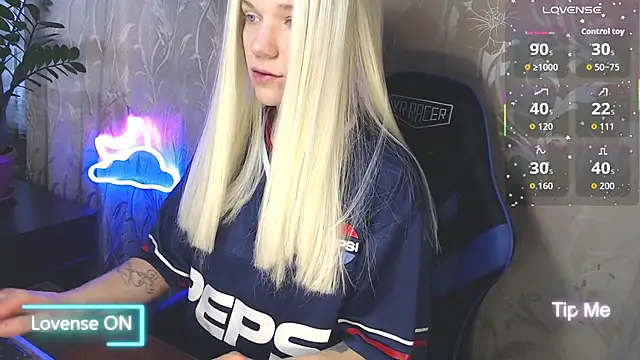 Shiny Victoria online show from April 9, 9:15 am