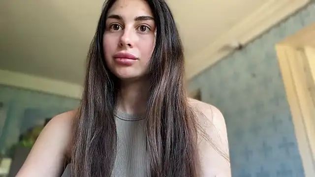 LiluMartiznir online show from May 6, 11:47 am