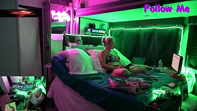 Katycouple69 online show from May 17, 7:57 pm