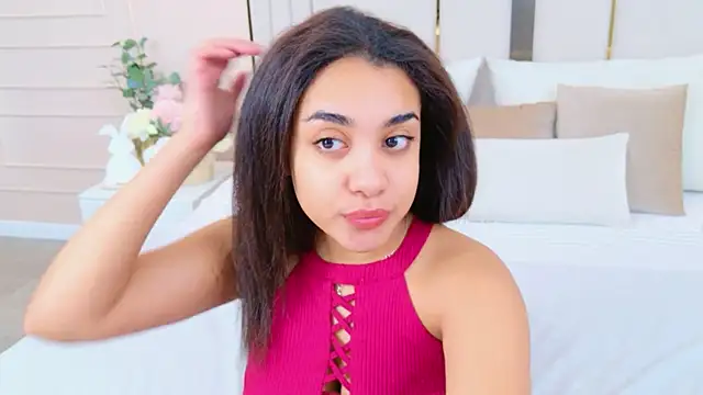 Luna Cortier online show from April 7, 5:20 am