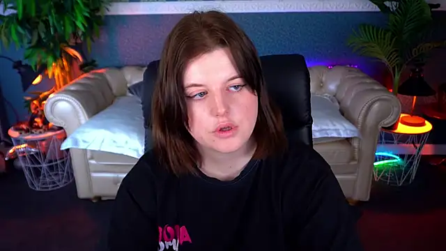 KristiFoxy online show from April 12, 7:55 am