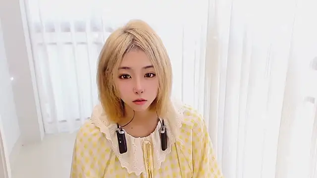 hotgirl0111 online show from April 18, 4:26 am