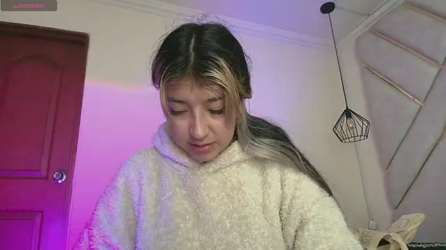 Dahiana Dmour  online show from April 17, 12:18 pm