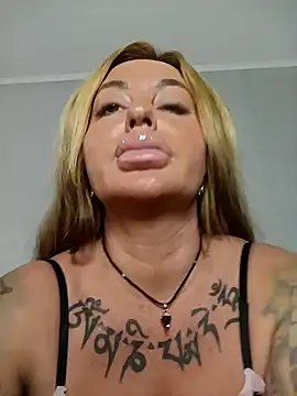 MiaMooly online show from October 24, 5:09 pm