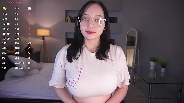 HannaHayles online show from February 20, 5:25 pm