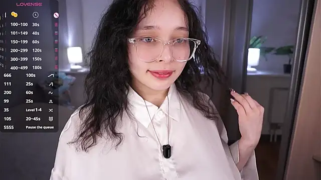 HannaHayles online show from March 30, 5:56 pm